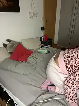 OliviaaFischer online show from April 19, 7:16 pm