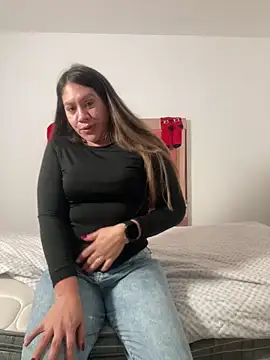 emma hot2006 online show from December 17, 8:35 pm