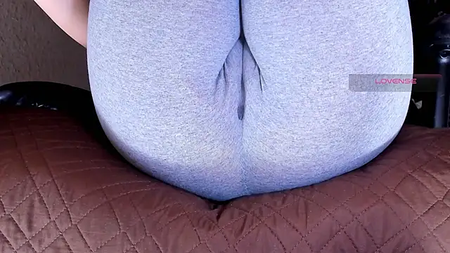 Cameltoe squirt inPants online show from March 11, 1:36 pm