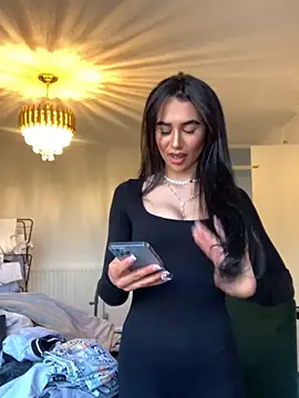 itsyourgirltee online show from April 21, 6:48 pm