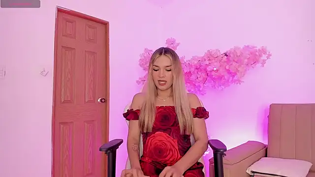 Doll Isa  online show from January 16, 6:37 pm