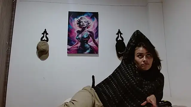 Crystal Star  online show from April 25, 3:42 am