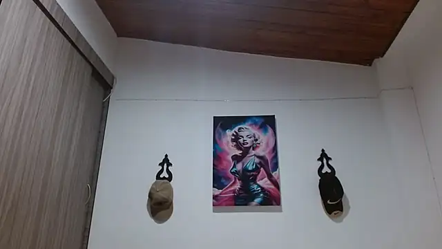 Crystal Star  online show from April 18, 11:26 pm