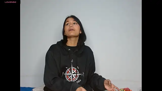 Gia Lee online show from January 8, 3:21 am