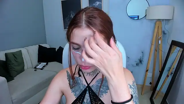 dreamleah  online show from April 29, 2:37 am