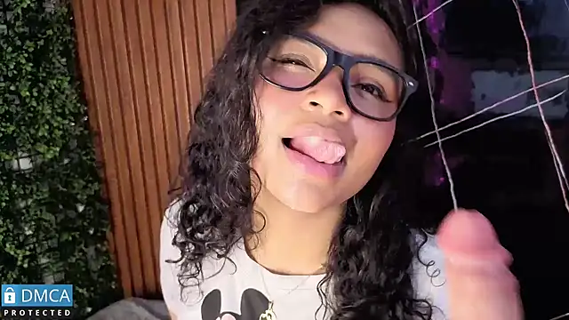 leidy morales  online show from April 23, 12:29 pm