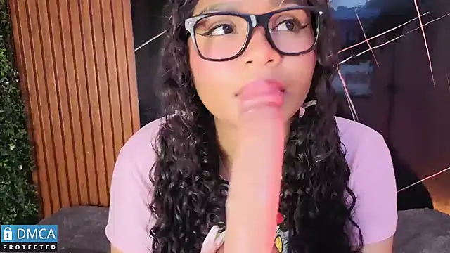 leidy morales  online show from April 25, 12:52 pm