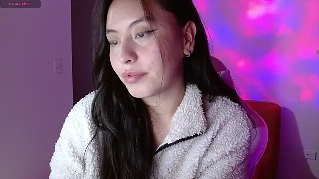 madissooon   online show from December 18, 4:50 am