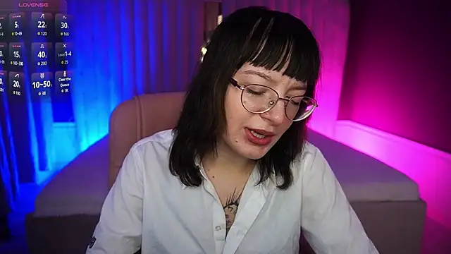 Pixie Peachh online show from October 7, 2:10 pm