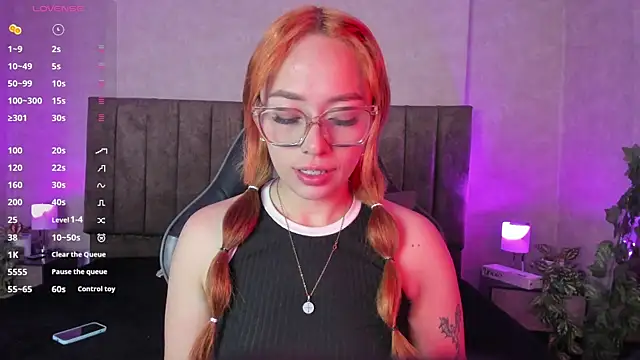 Snapshot of LanaMills_ chatting on September 26, 4:54 am LanaMills online show from September 26, 4:54 am