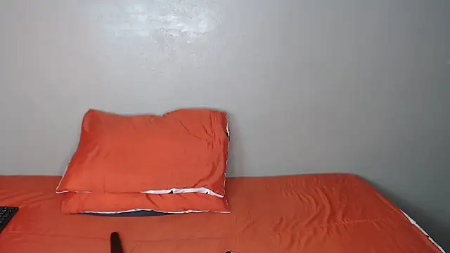 Lunalee online show from December 2, 1:29 am