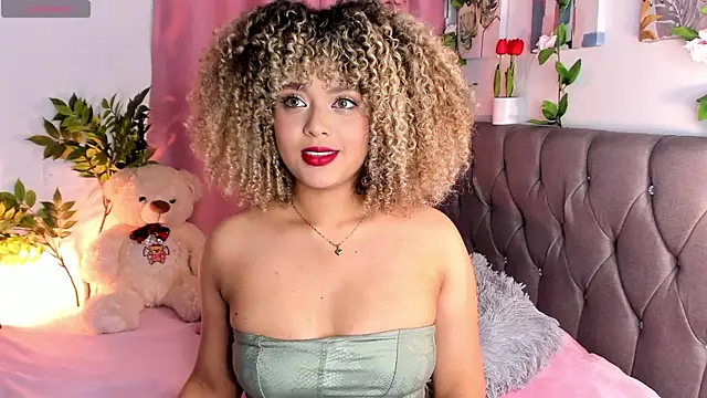 isajonnes18 online show from November 30, 1:21 am