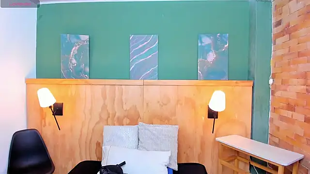 halleylorens online show from April 22, 7:33 pm