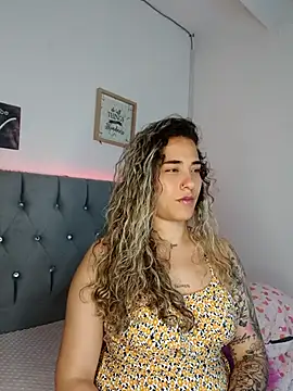Snapshot of Miss-Melina chatting on September 14, 4:21 am Miss-Melina online show from September 14, 4:21 am