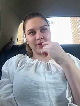 lisabaus online show from March 8, 9:35 am