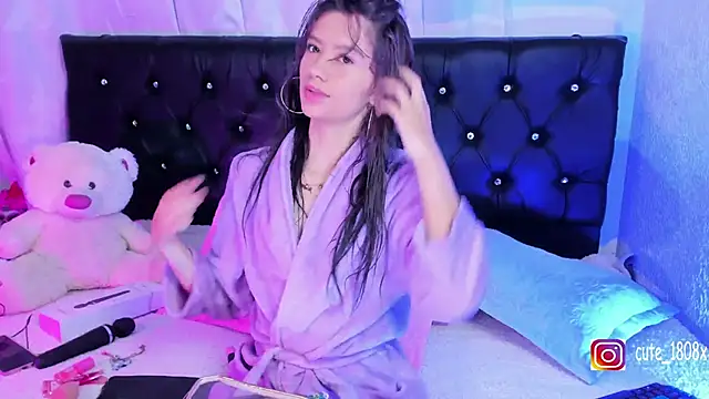 Snapshot of Sofiia_cute_ chatting on October 18, 4:15 am Sofiia cute online show from October 18, 4:15 am