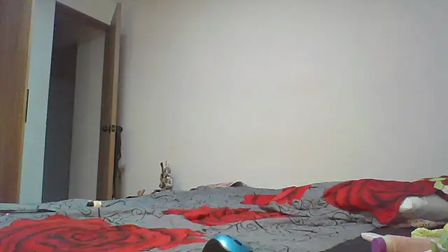 naiaratobon   online show from November 22, 4:04 am