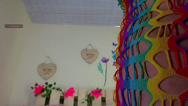 Snapshot of Eemily_- chatting on October 15, 7:00 am Eemily - online show from October 15, 7:00 am