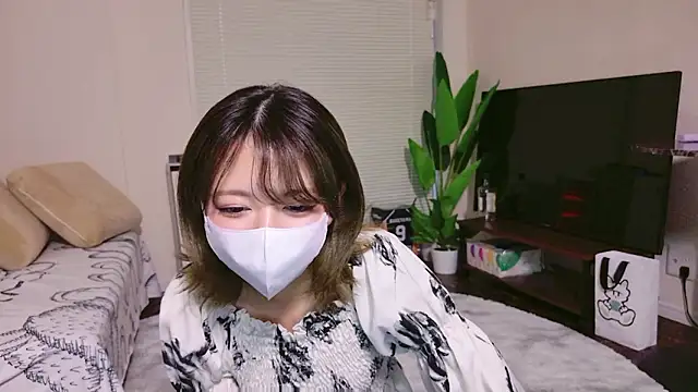 Azusa DoMybest online show from February 11, 7:54 am