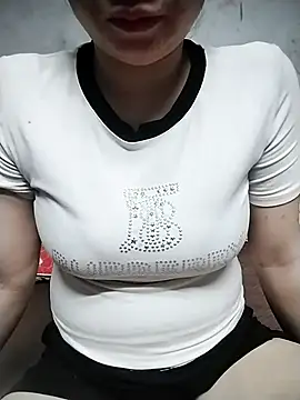 Mie rose online show from March 25, 2:31 pm