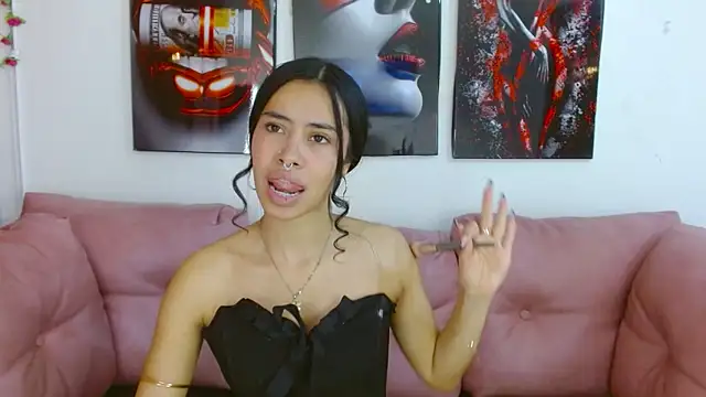 Miahotcs1 online show from April 14, 5:02 pm