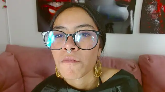 Miahotcs1 online show from April 19, 6:10 pm