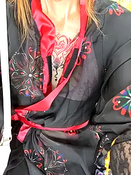 pink-mai online show from August 2, 1:08 am
