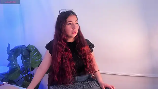 Nicolle Evanss  online show from April 30, 3:56 am