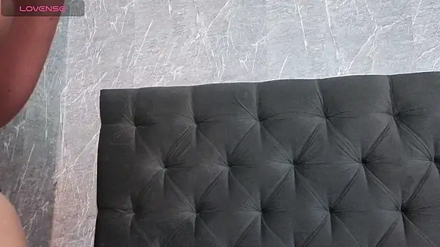 orion  smith online show from April 21, 1:42 am