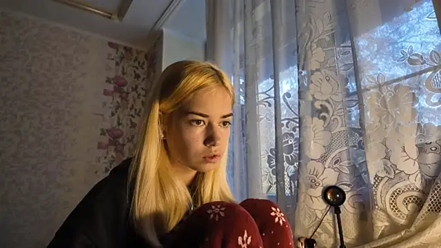 Snapshot of Witching_Moon chatting on October 7, 7:57 am Witching Moon online show from October 7, 7:57 am