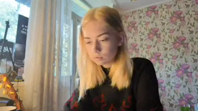 Snapshot of Witching_Moon chatting on September 24, 8:24 am Witching Moon online show from September 24, 8:24 am
