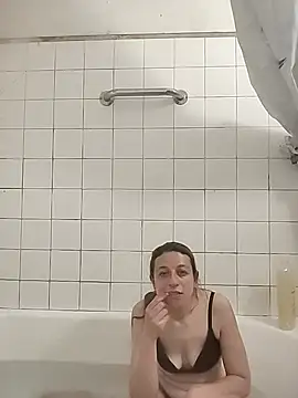 TheBunnyAndTheMaster online show from April 21, 11:56 pm