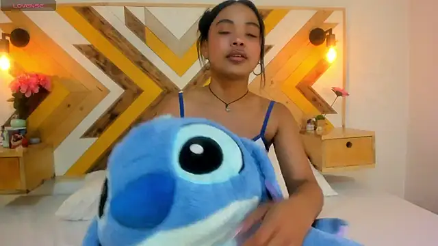 Snapshot of SoleneFontaine chatting on September 15, 1:08 pm SoleneFontaine online show from September 15, 1:08 pm