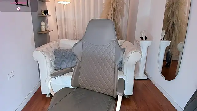 Natalia Leon8 online show from April 9, 6:19 am