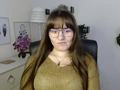 Snapshot of Julie_Diamond chatting on September 22, 12:36 pm Julie Diamond online show from September 22, 12:36 pm