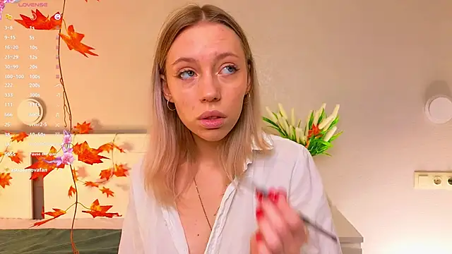 NyxaThorn online show from November 29, 2:43 pm