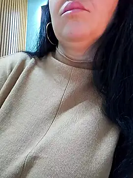 VickyDivinee online show from January 19, 6:53 am