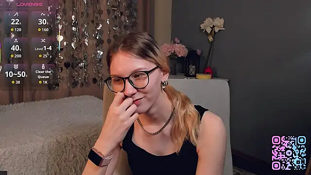 SharylSmalt online show from February 18, 8:13 am