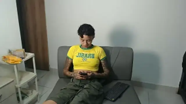 ParisAndVi online show from November 28, 2:14 am