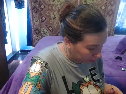 cloequeen15 online show from April 26, 3:43 pm