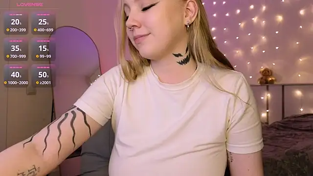 RebeccaAster online show from April 13, 5:25 pm