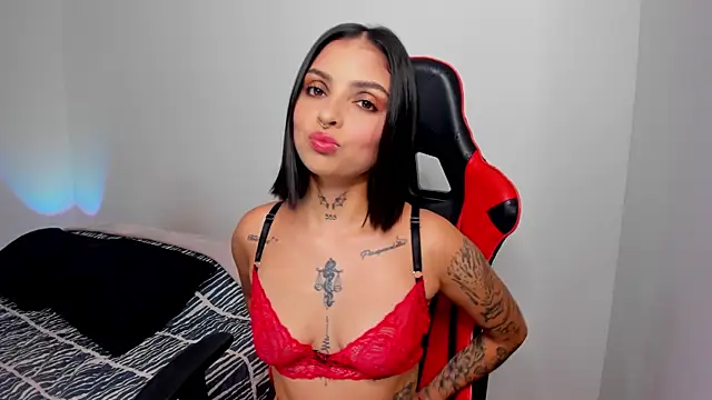 hannah miltonn online show from August 4, 11:22 pm