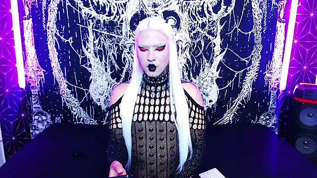 naomi satan online show from May 19, 11:56 pm