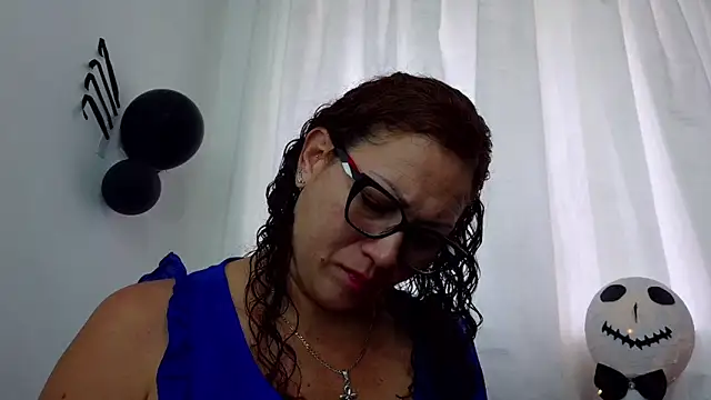 Snapshot of TifanyQueen_ chatting on October 7, 4:55 pm TifanyQueen online show from October 7, 4:55 pm