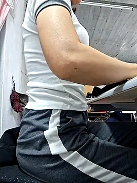 irina hana online show from November 6, 1:44 am