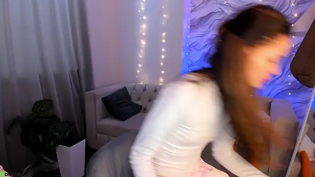 Aria Mila online show from April 26, 3:04 am