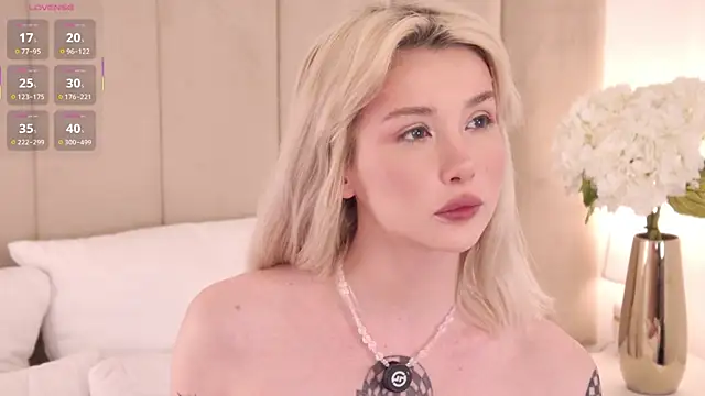 Nesolla online show from September 30, 9:30 pm