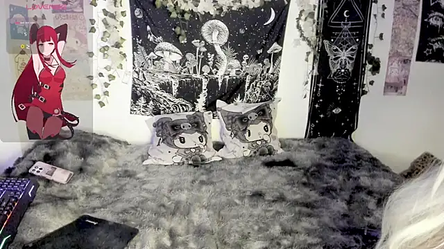 GothKitten666 online show from March 26, 3:41 am