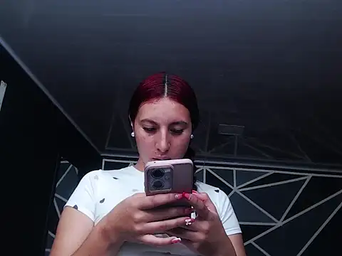 Snapshot of kattypurple chatting on September 18, 3:10 pm kattypurple online show from September 18, 3:10 pm