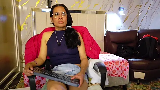 Vanessa 7  online show from April 20, 10:46 pm